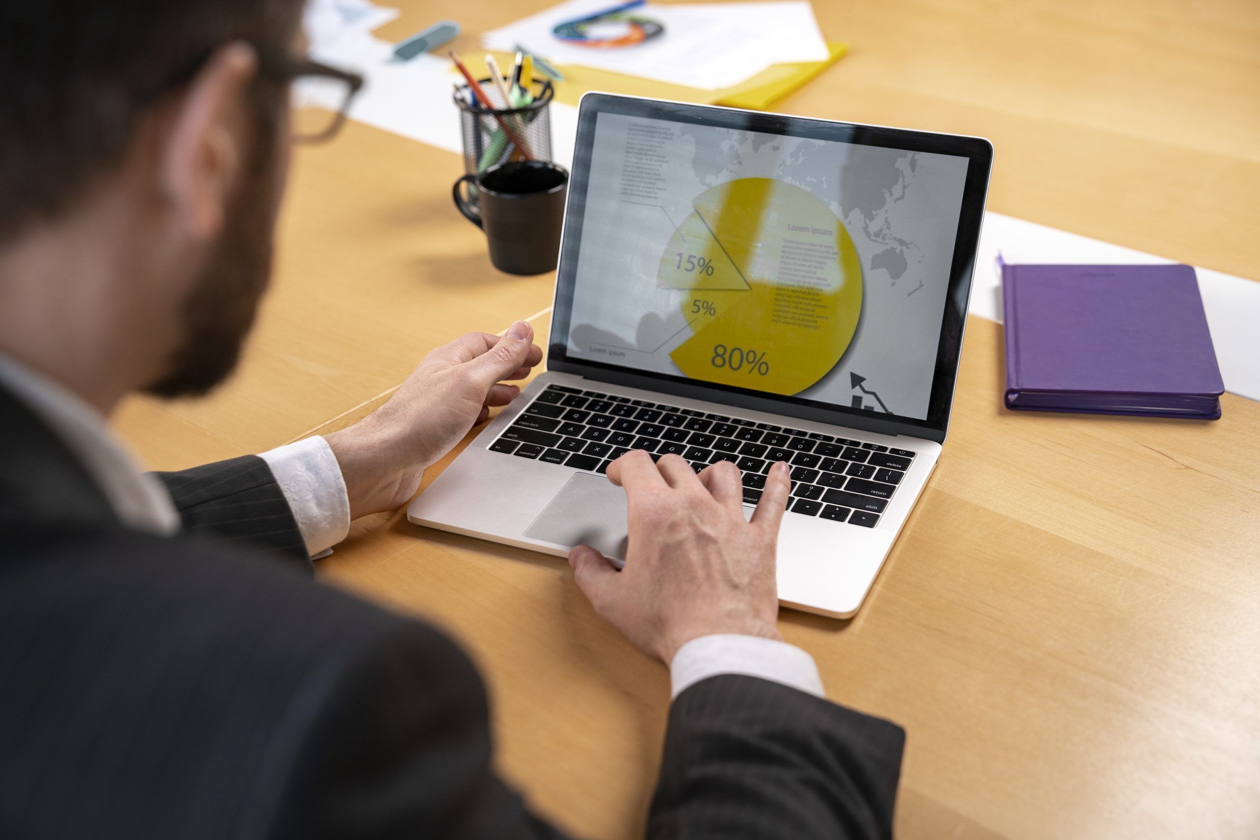 Excel permite llevar a cabo tareas simples .